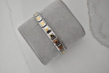 Cargar imagen en el visor de la galería, Pulsera Italiana Plateada con Corazones Dorados